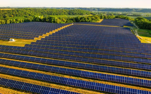 Solar farms move out to sea