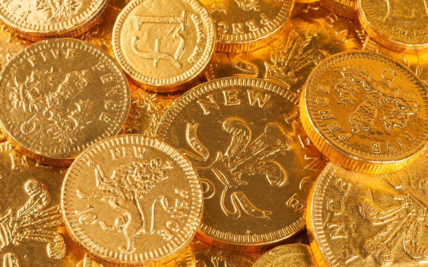 Gold prices rise ahead of interest-rate decisions