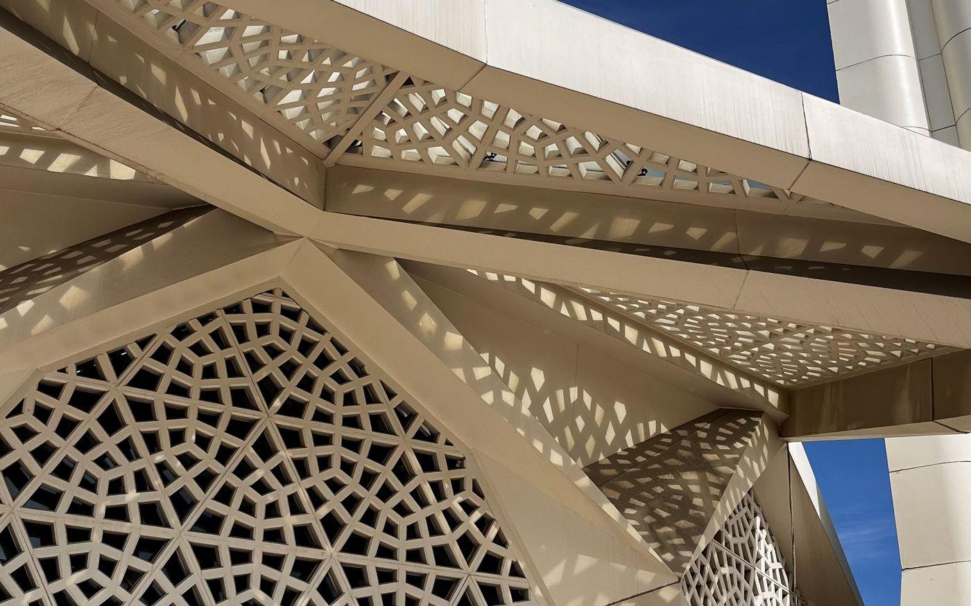 Geometric ornament: mathematics in the service of beauty