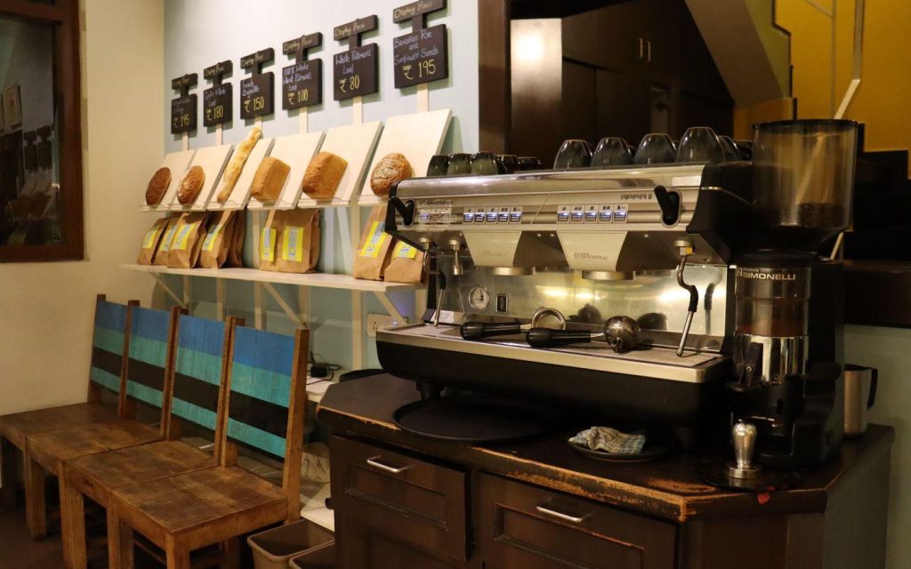 Specialty cafés become a cultural trend among young people