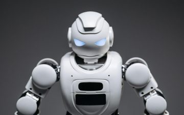 Customer-service robots: will they replace staff?